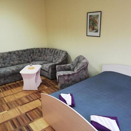 Rooms For Rent On Vokzal 브레스트 외부 사진